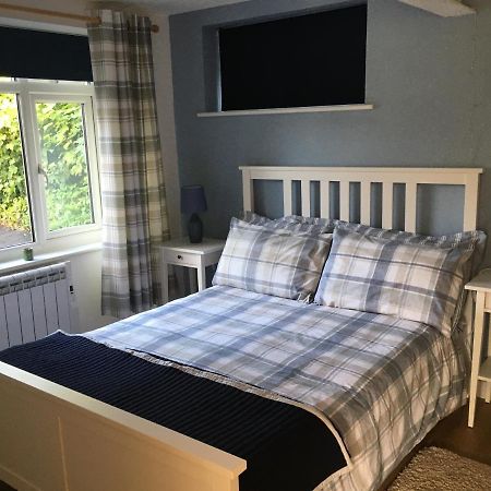 Lovely Ground Floor Apartment In Quiet Village Exeter Exterior foto